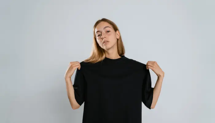 Warna Kaos Polos yang Bagus untuk Wanita